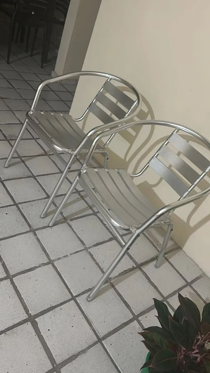 Cada cadeira de alumínio é 100 reais - Foto 2