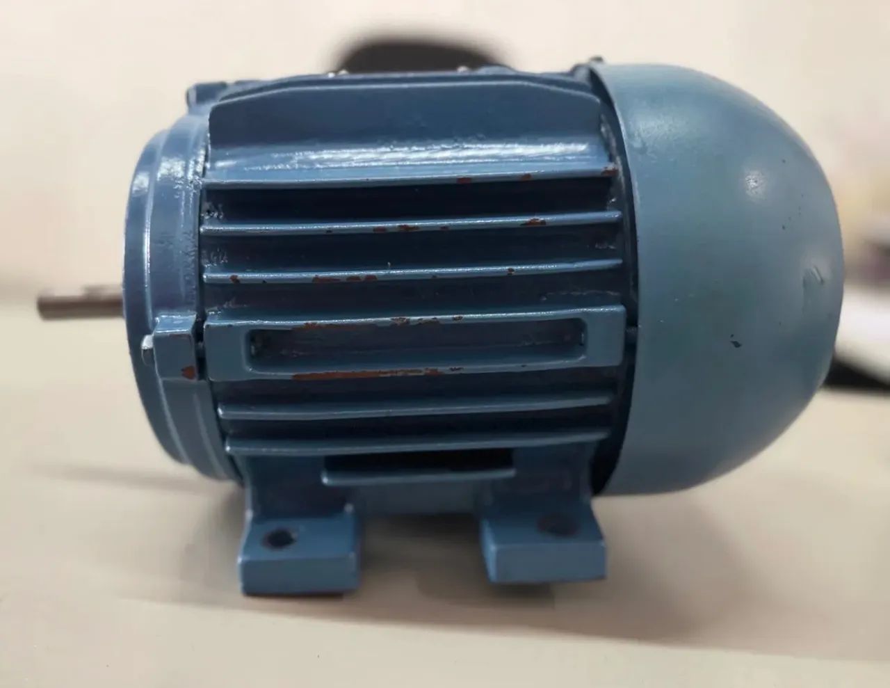 Motor Usado Weg 0,5 Hp - 850rpm- 220/380 Trifásico - Foto 3