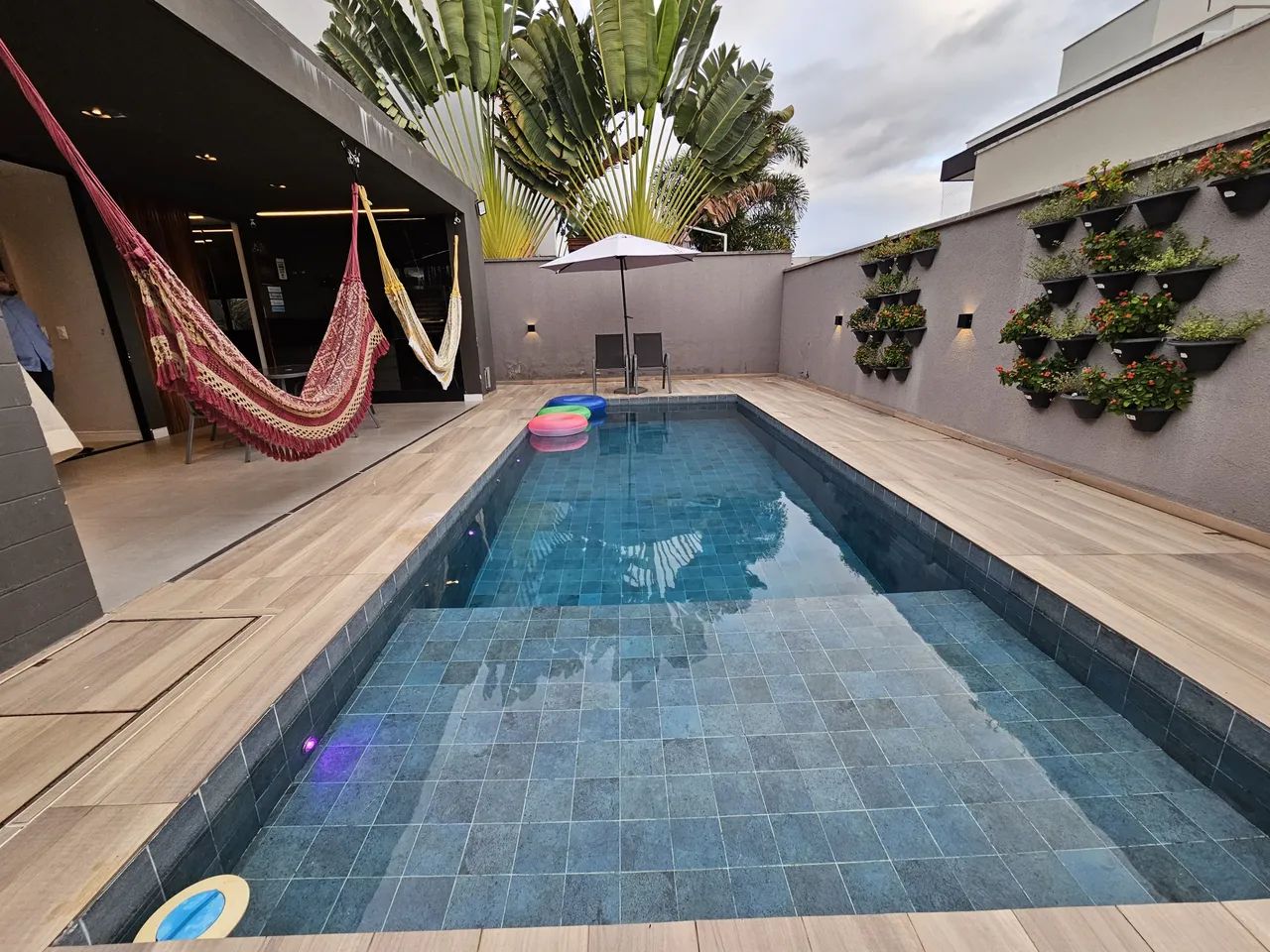 Luxuosa Casa Duplex na Cidade Alpha - Condomínio Completo! REF: 4212 - Foto 4