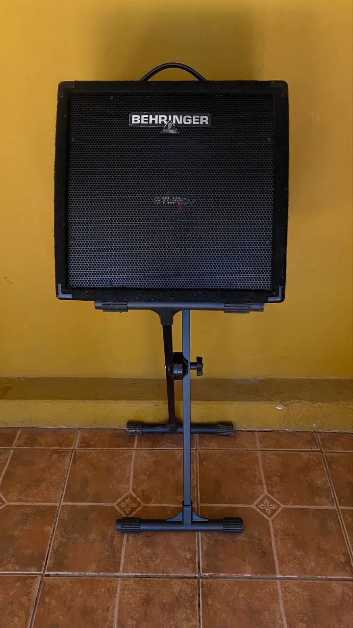 Cubo de Teclado, violão e voz - Behringer Ultratone K450FX - Foto 5