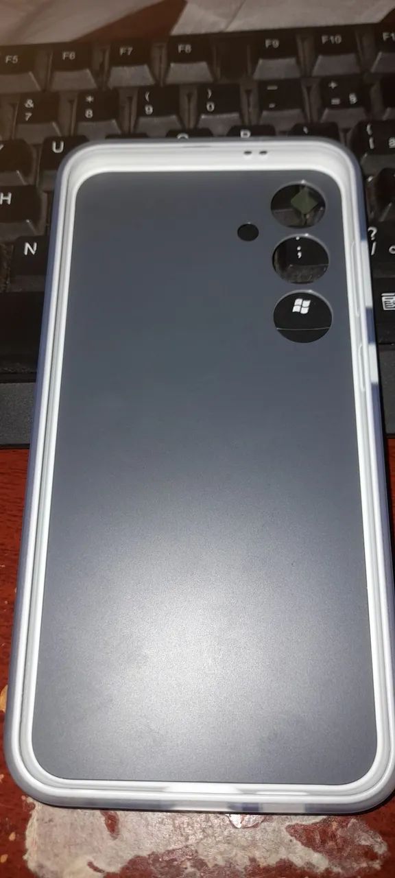 Capa flipsuit para galaxy s24 plus nova sem uso - Foto 5