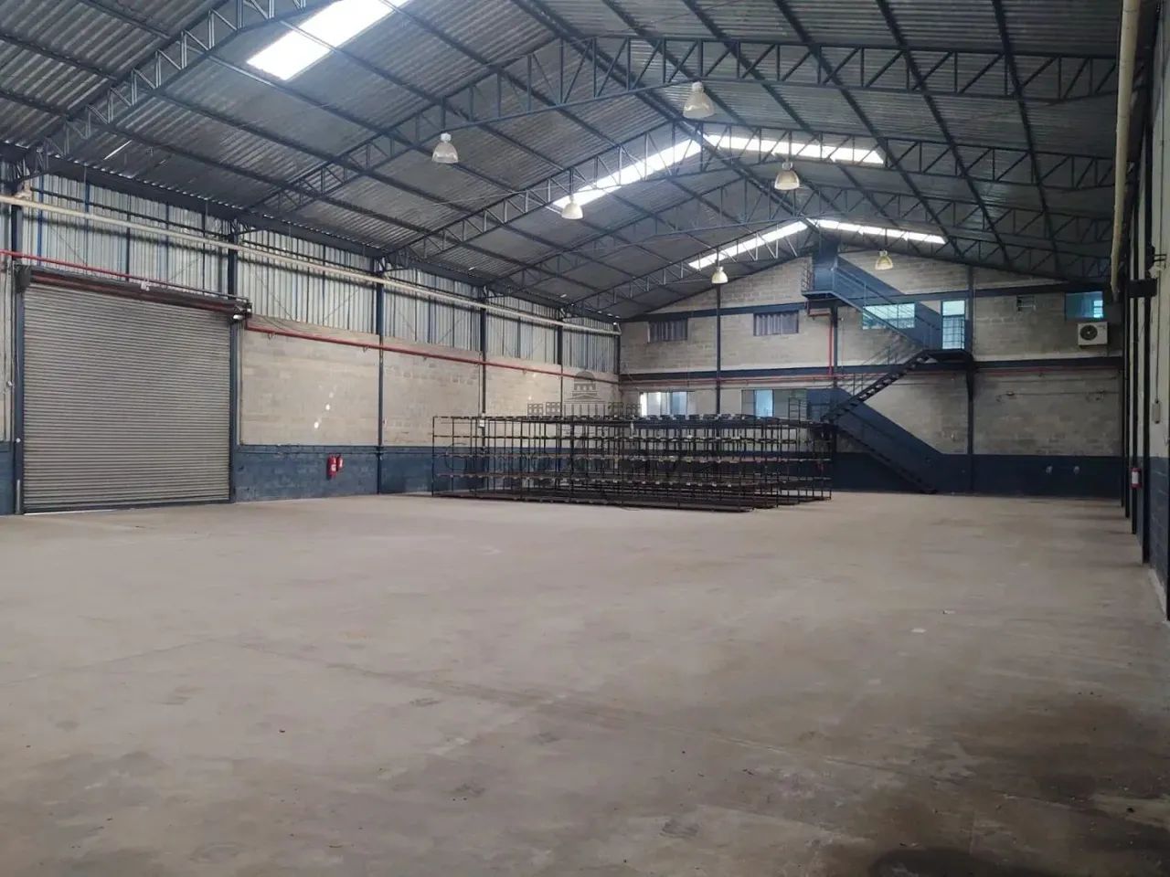 Galpão Comercial - Chácaras Reunidas - 1660m².