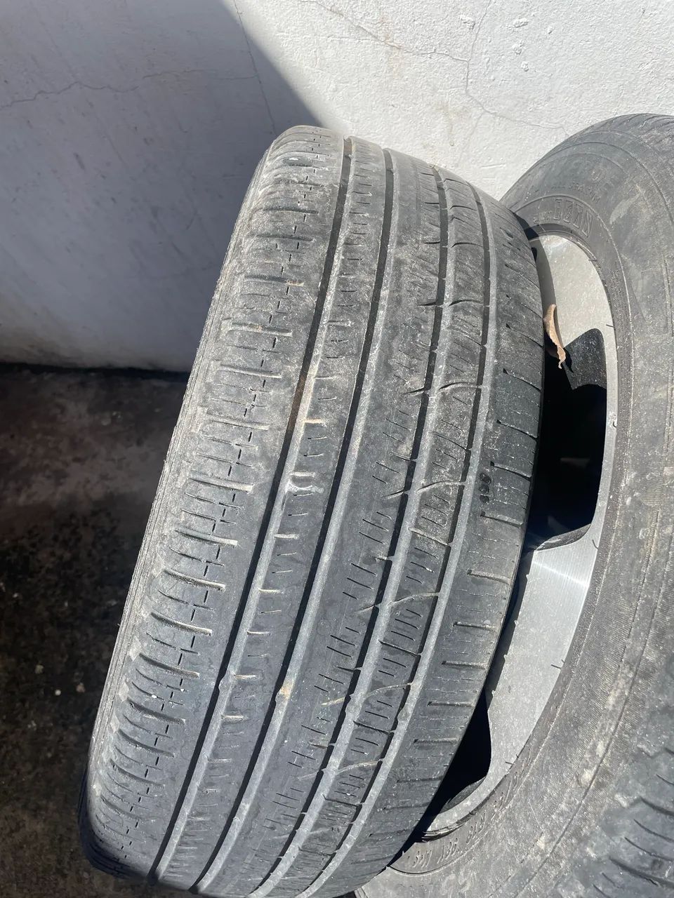 Rodas e pneus da Jeep compass - Foto 3