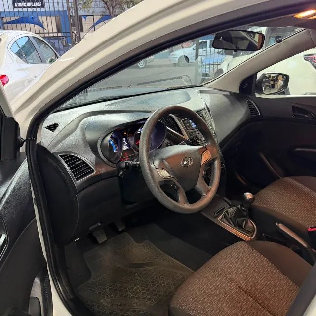 Hyundai HB20 Unique 1.0 Flex 12V Mec. 2019 - Foto 10
