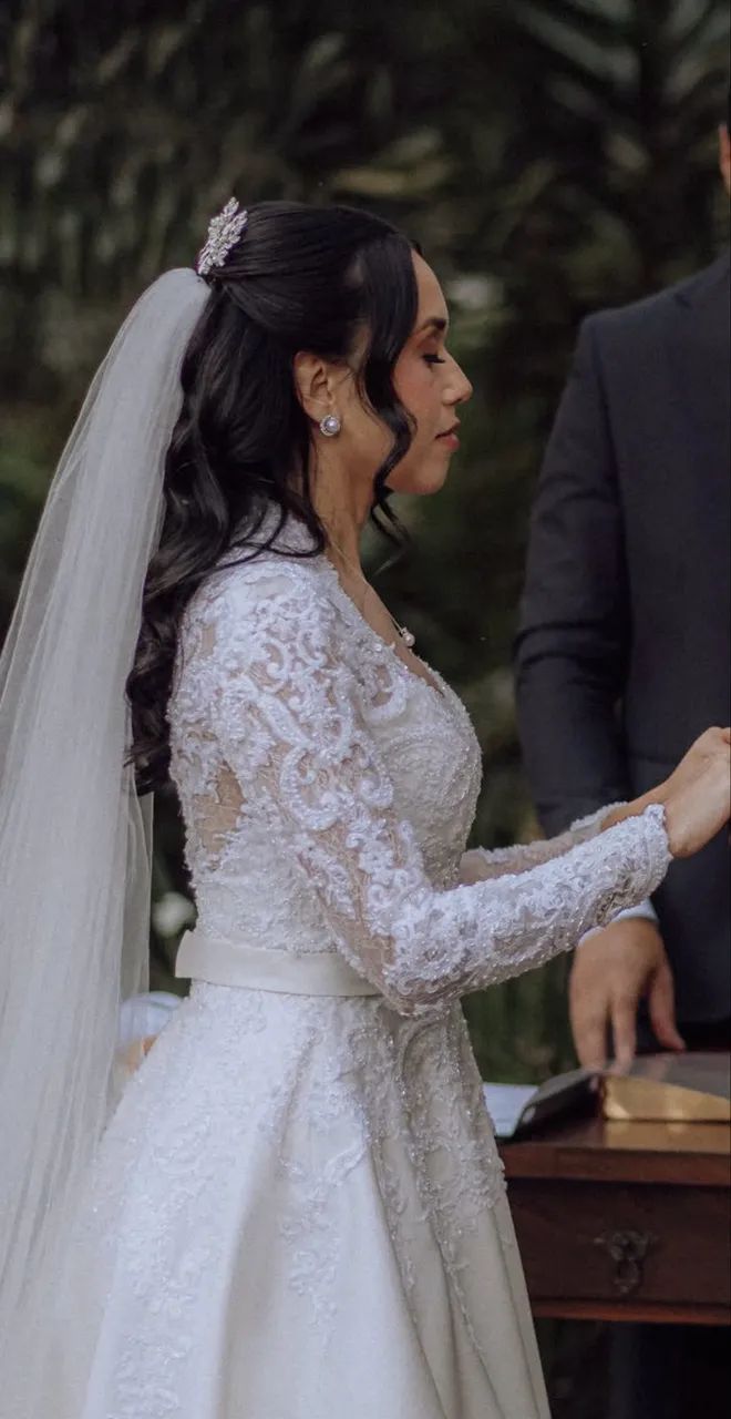 Vestido de noiva Adriana Alier - Elegante e Sofisticado  - Foto 2