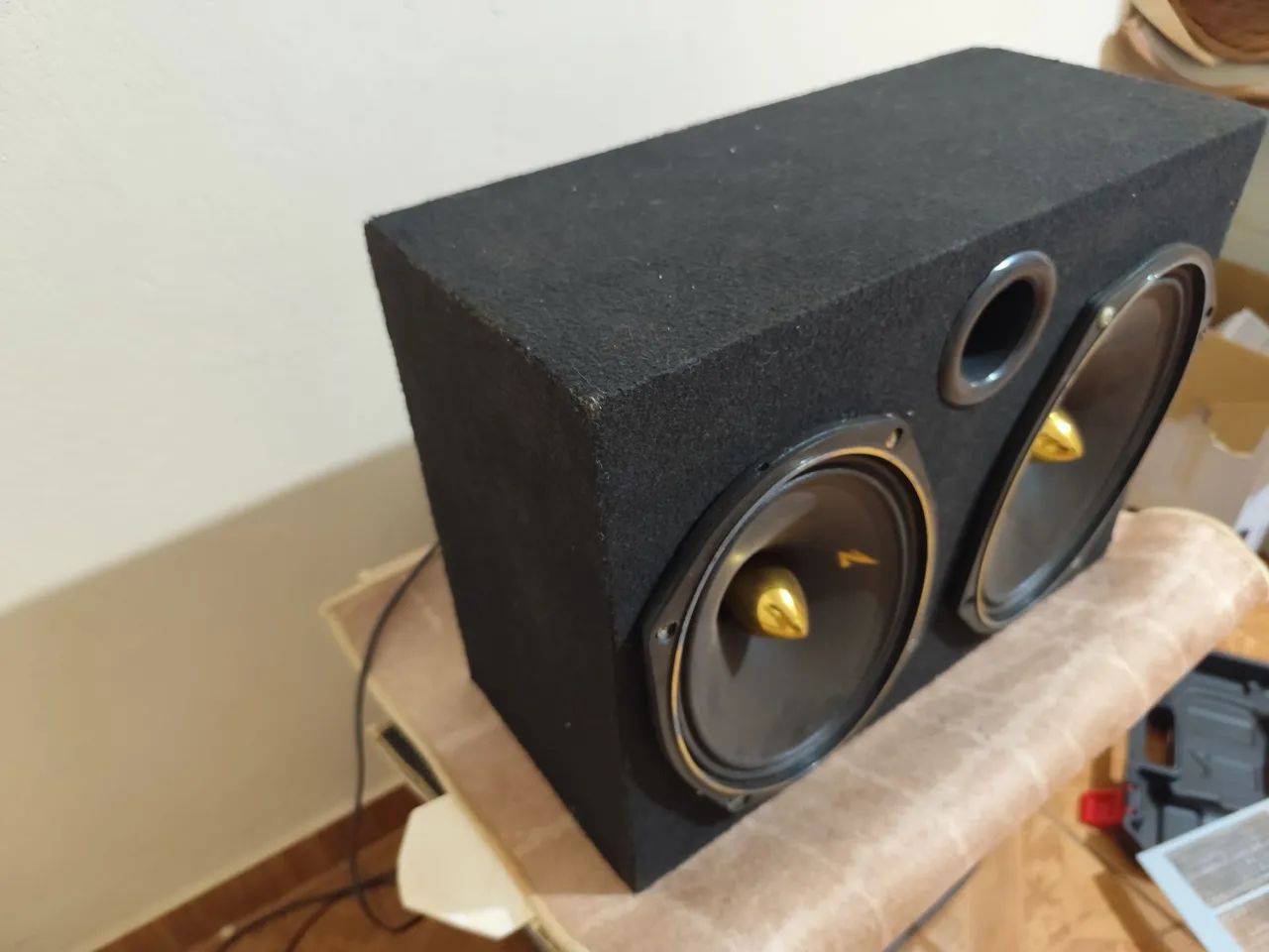 Caixa com 6x9 zetta 260w - Equipamentos e Acessórios de Som