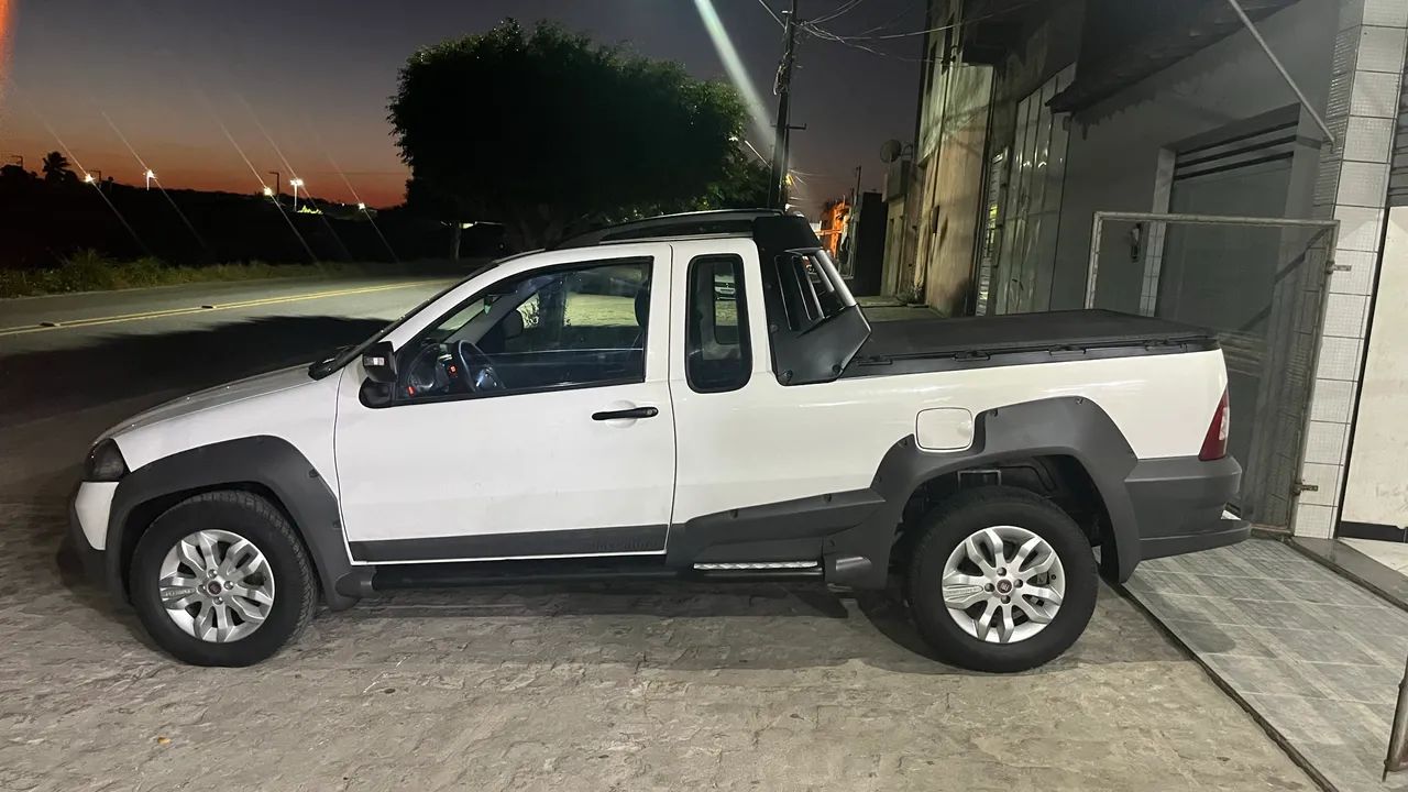 Fiat Strada Adventure 1.8/ 1.8 Locker Flex CE 2013