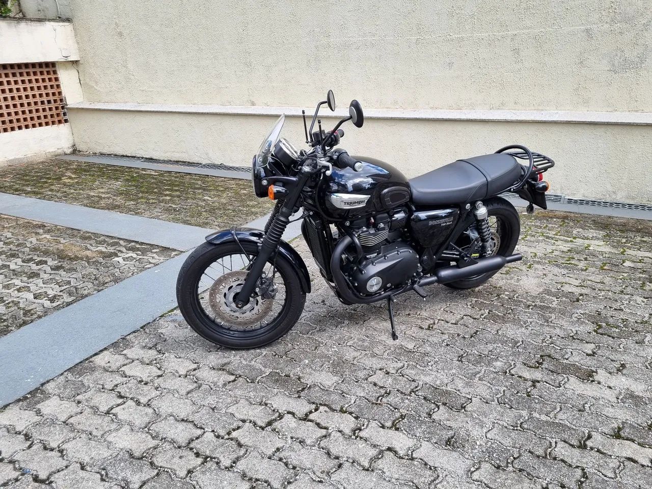 TRIUMPH T100 - Foto 4
