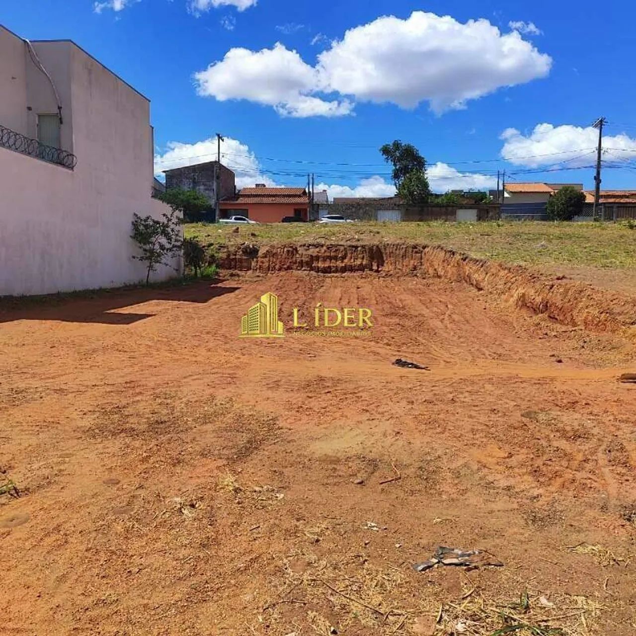 TERRENO À VENDA - ÓTIMA OPORTUNIDADE!