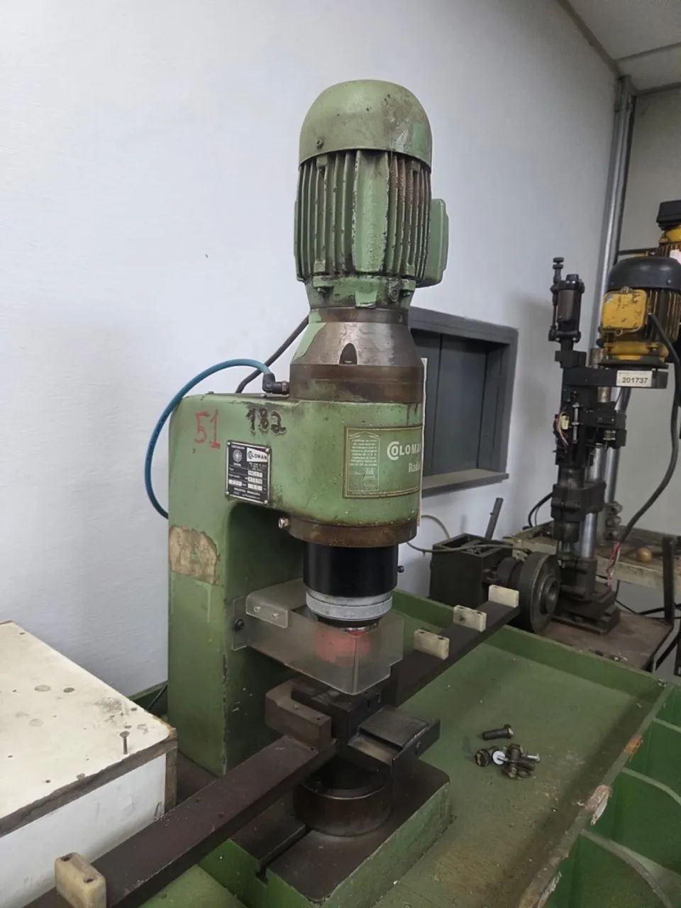 Rebitadeira orbital radial colomam