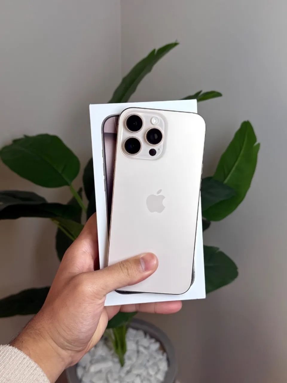 iPhone 16 Pro Max 256GB - Desert - Foto 2