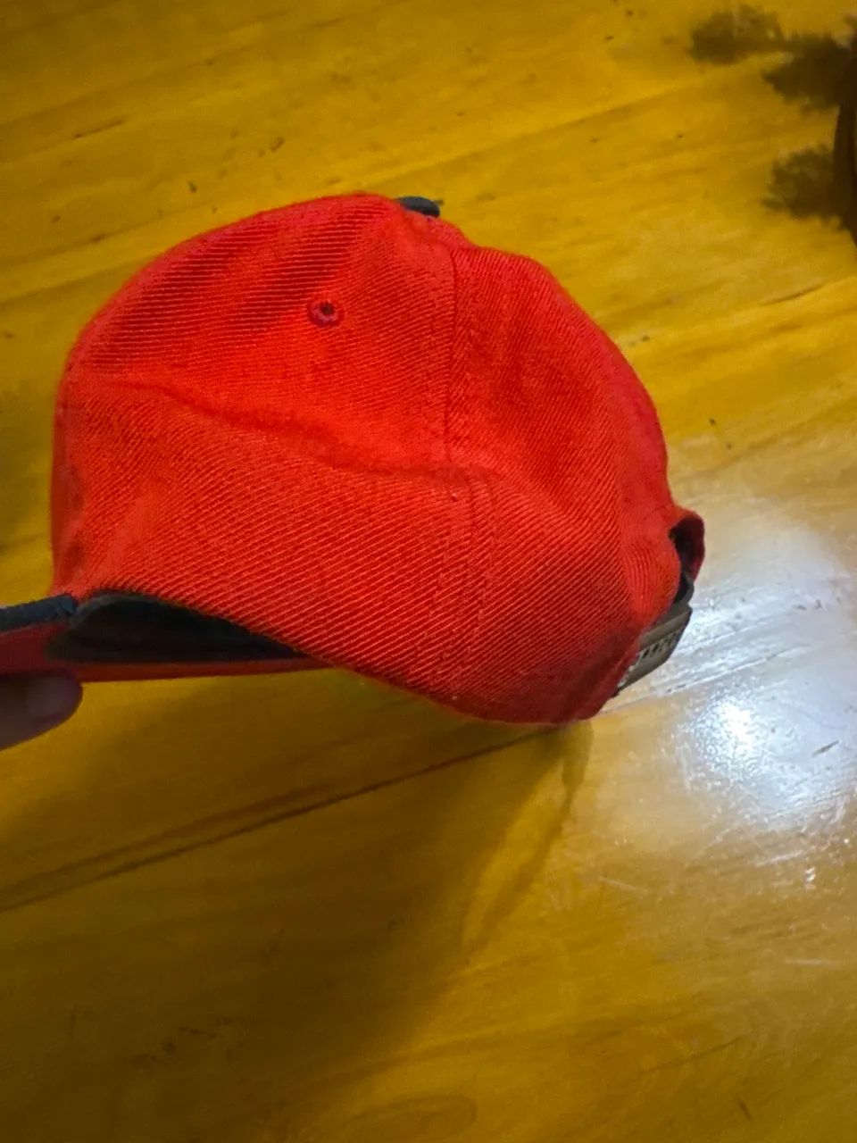 Boné DC Shoes Original Aba Reta Snapback Vermelho e Preto - Foto 2