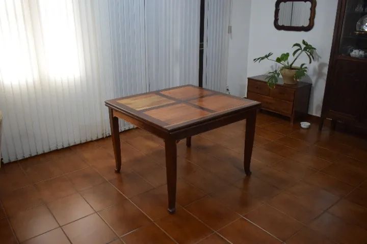  Mesa de jantar madeira maciça