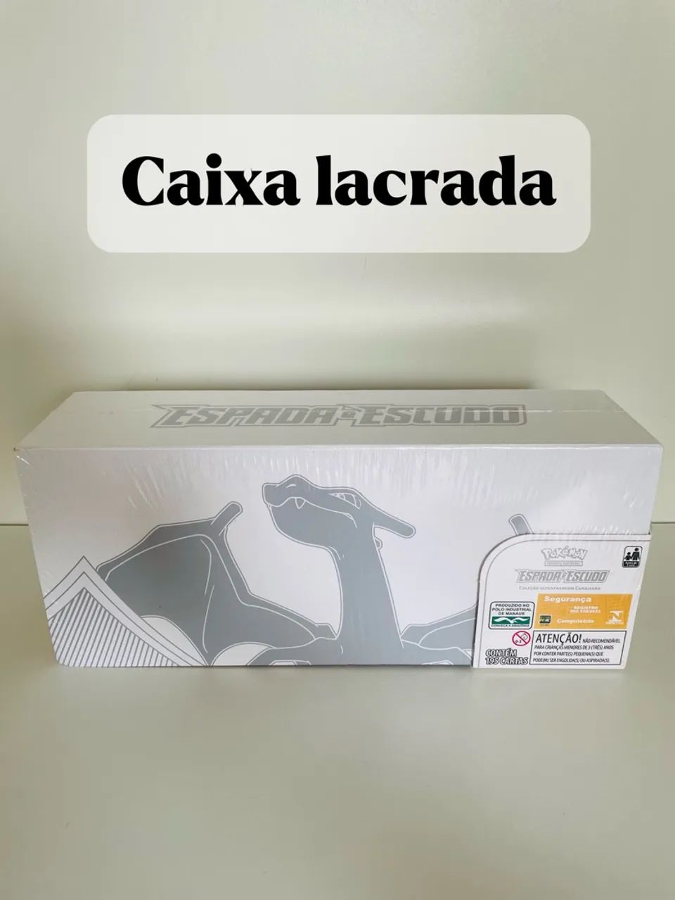 Caixa Ultra Premium - Espada e Escudo - Charizard Gigantamax - Foto 2