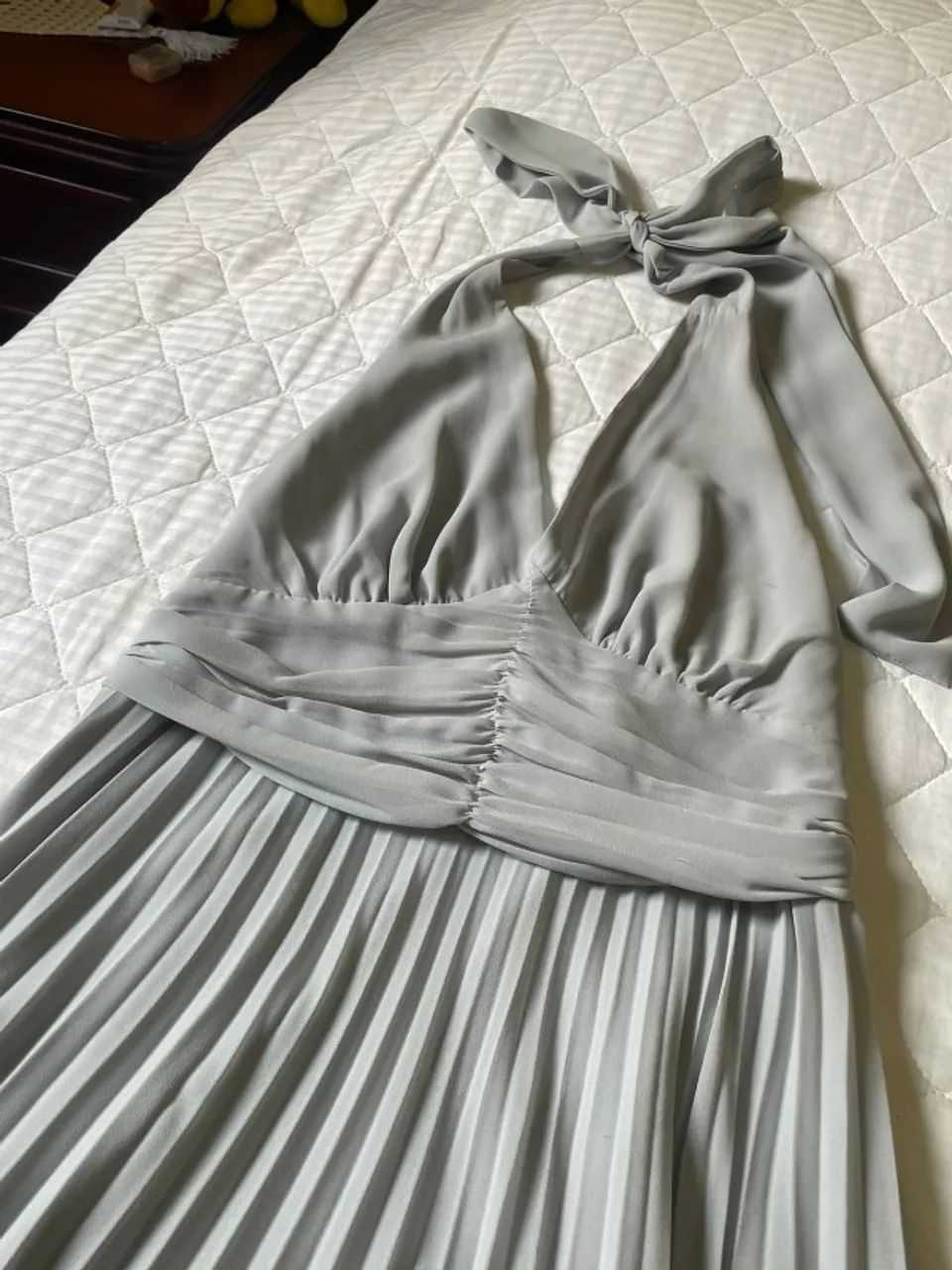 Vestido mid plissado cinza, tamanho M. - Foto 4