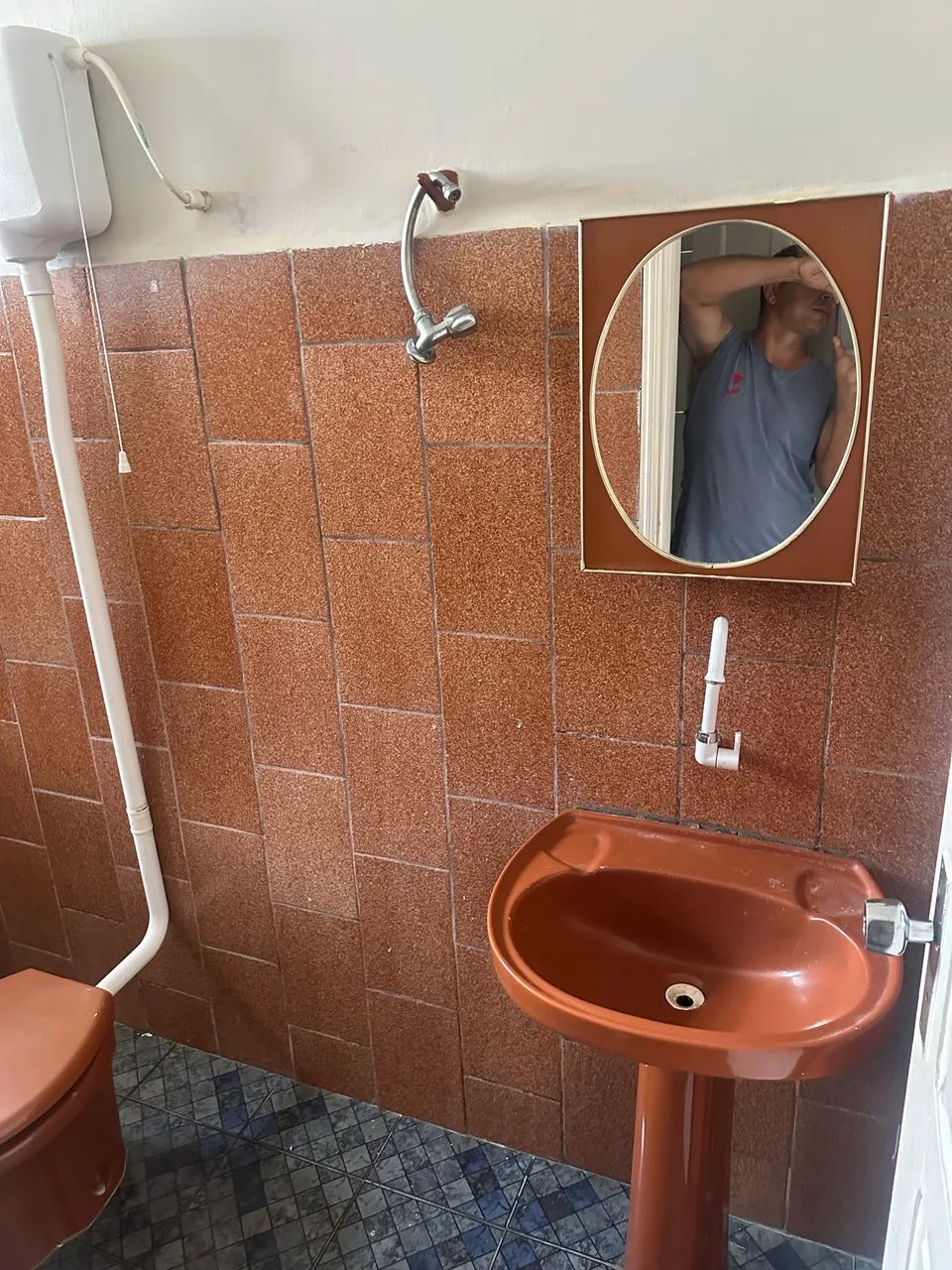 Alugo apartamento 