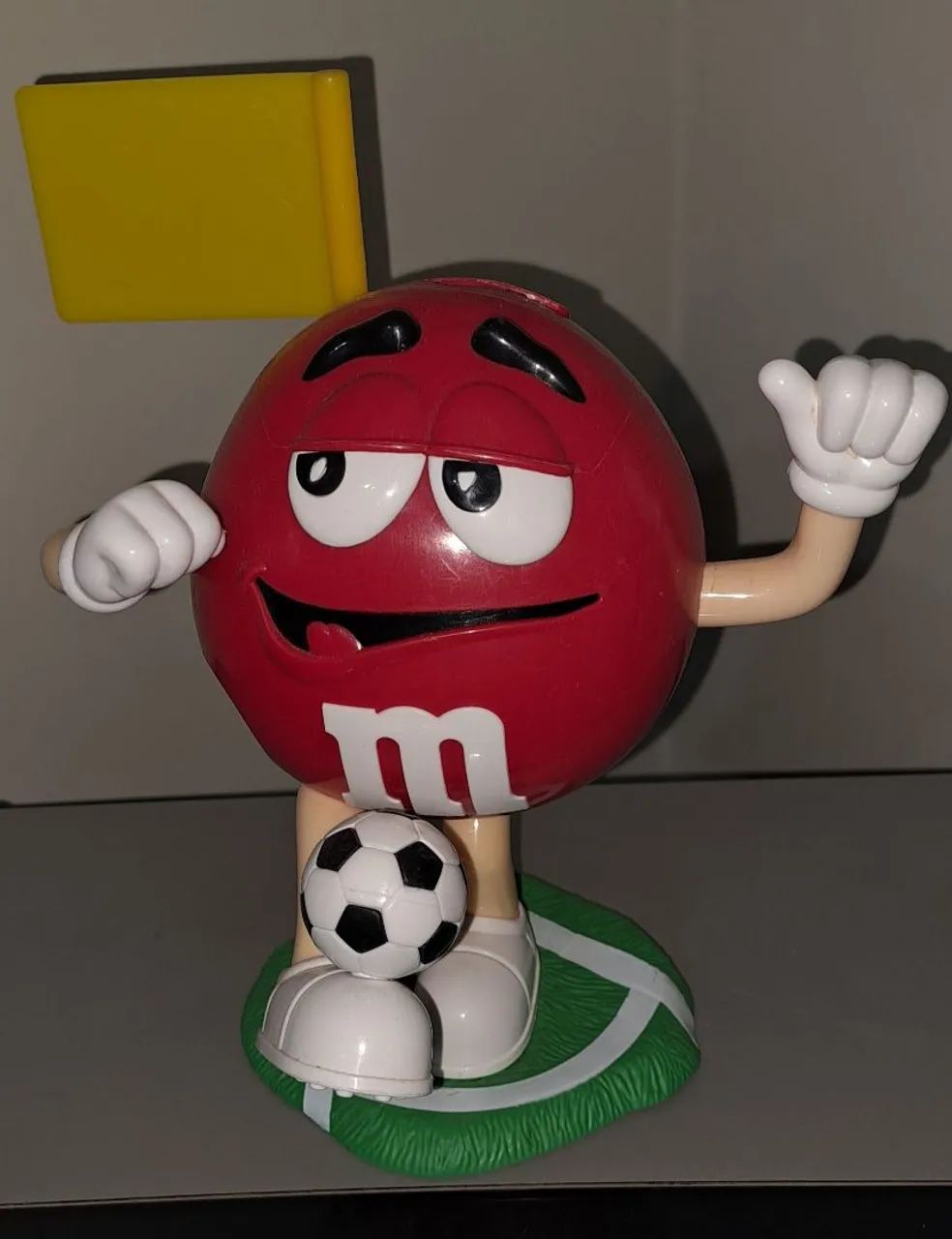 Dispenser M&M jogador futebol - Foto 3