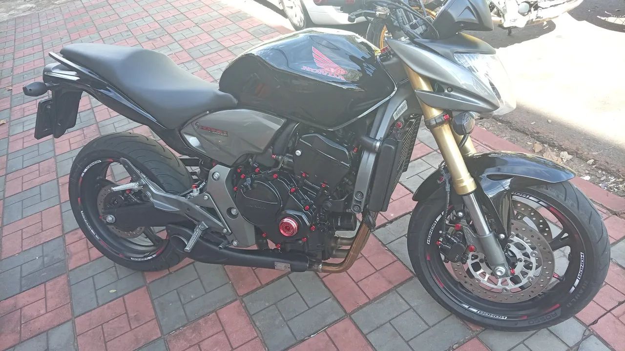Hornet 600 