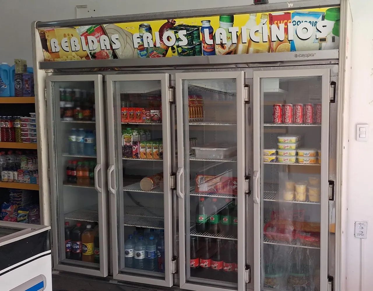 Vendo freezer 4 portas 110w 