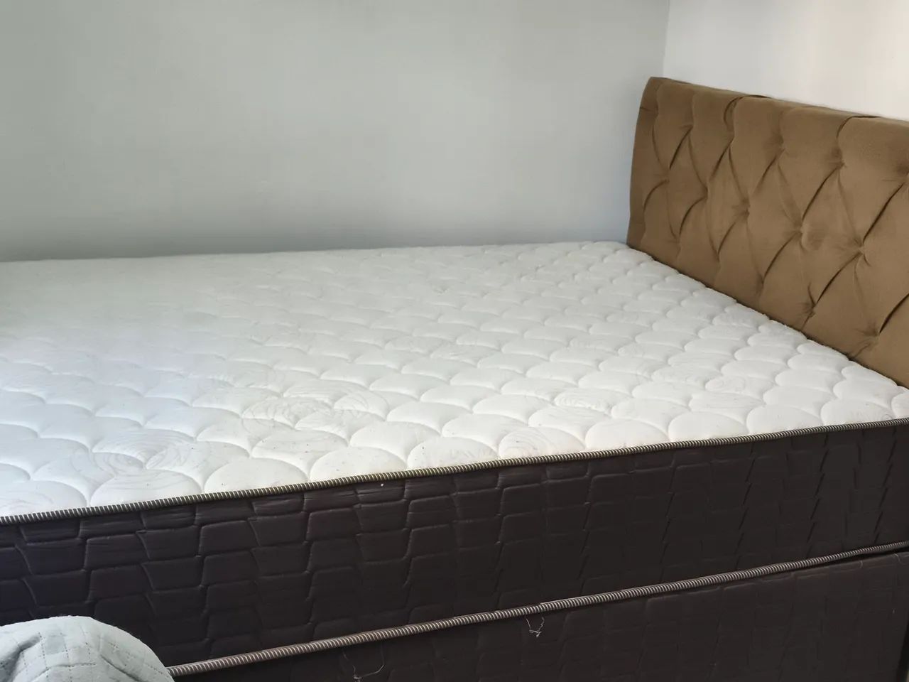 Cama box e cabeceira 
