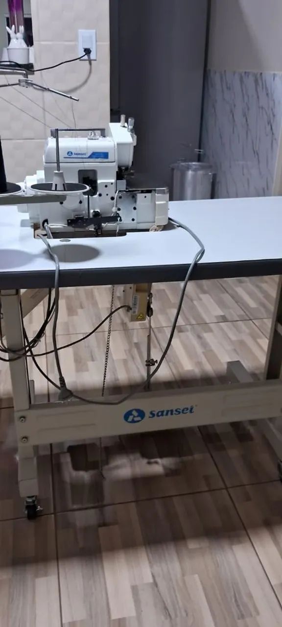 Vende-se máquina orverlock - Foto 3