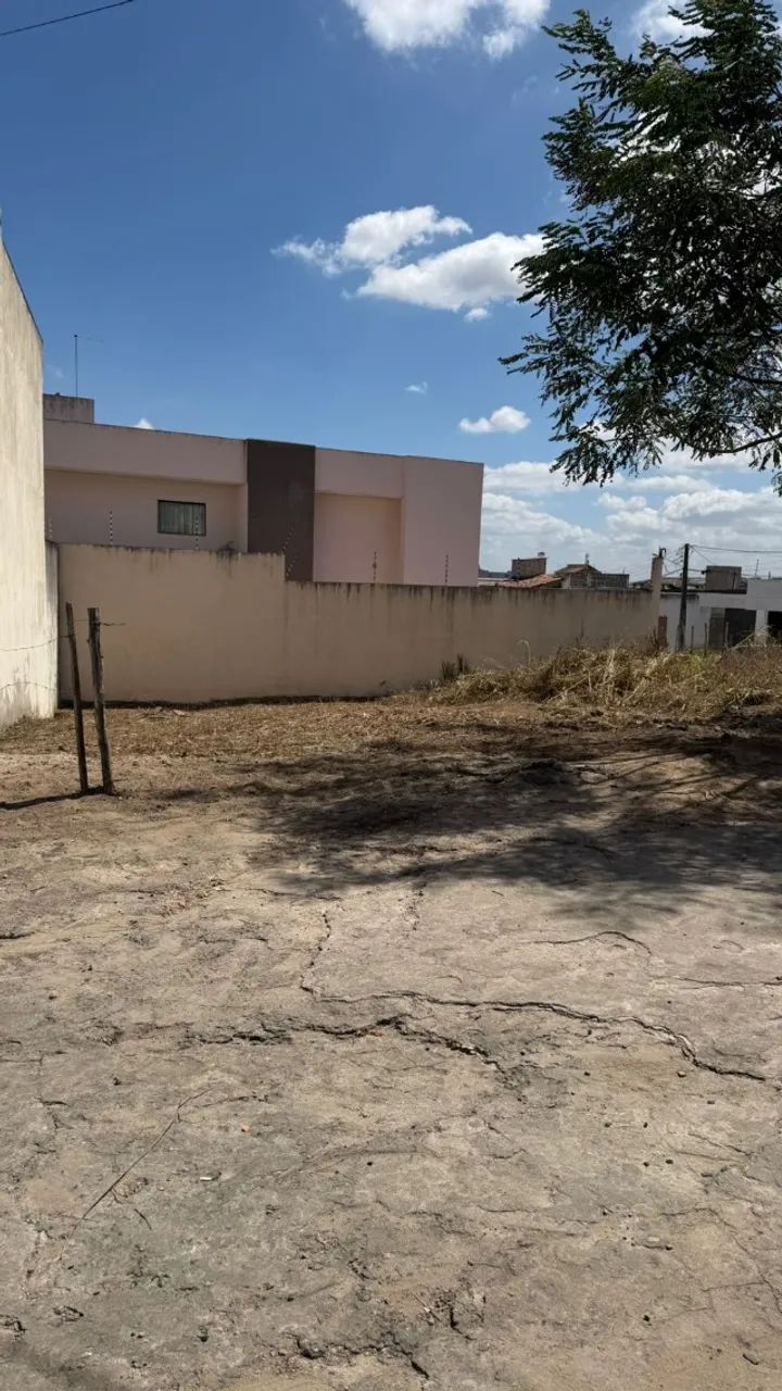 LOTE Á VENDA NA BELA VISTA 