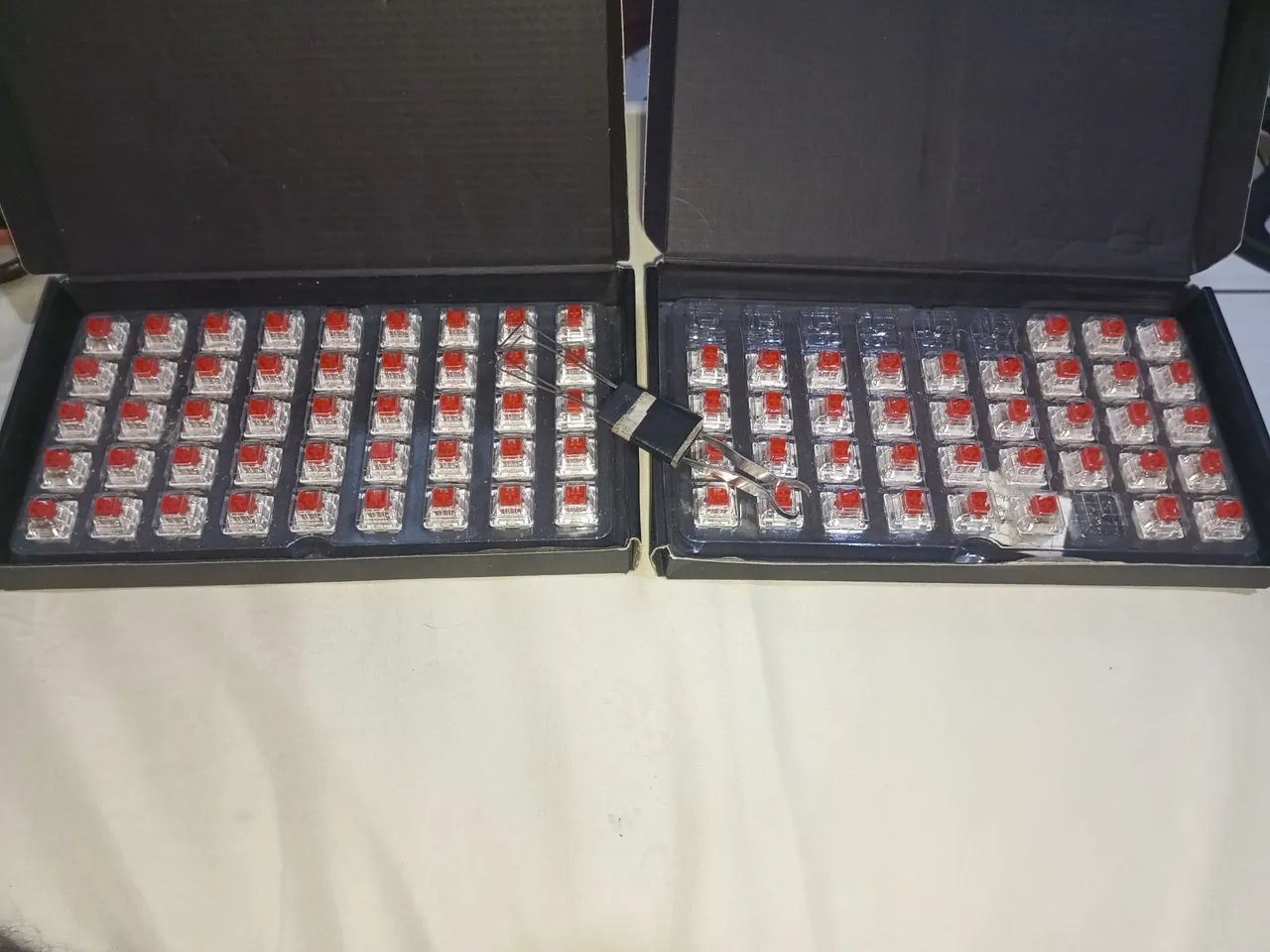 Switch Huano RED 2 pinos 80 peças 