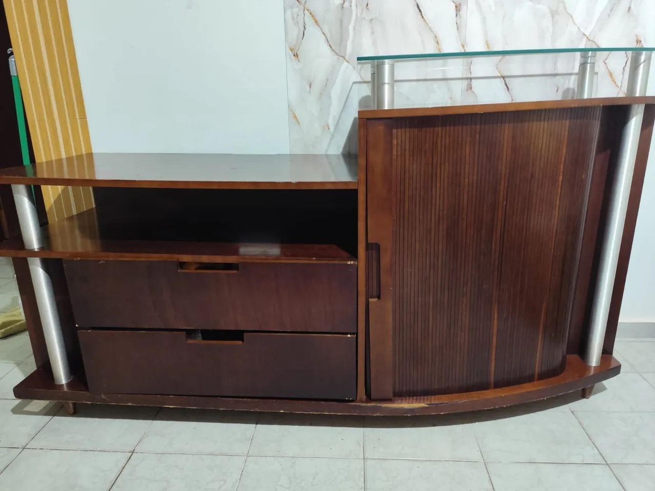 Vende se um rack de madeira para sala. - Foto 5