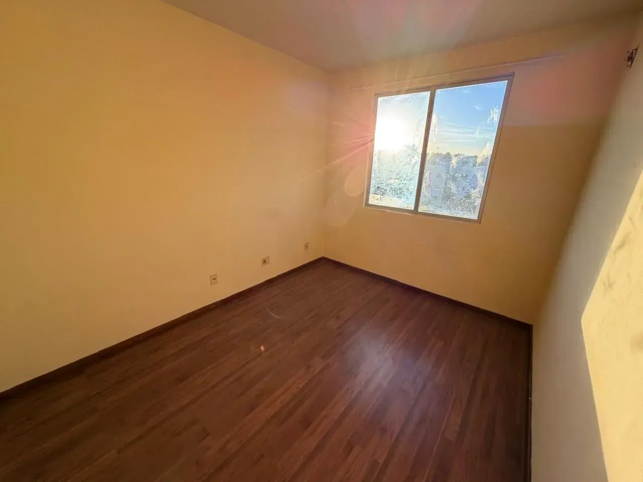 Apartamento de 3 quartos, amplo e bem cuidado  pronto para morar! - Foto 4