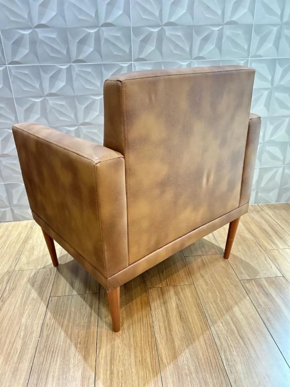 POLTRONAS A VENDA  NA COR CARAMELO - Foto 3