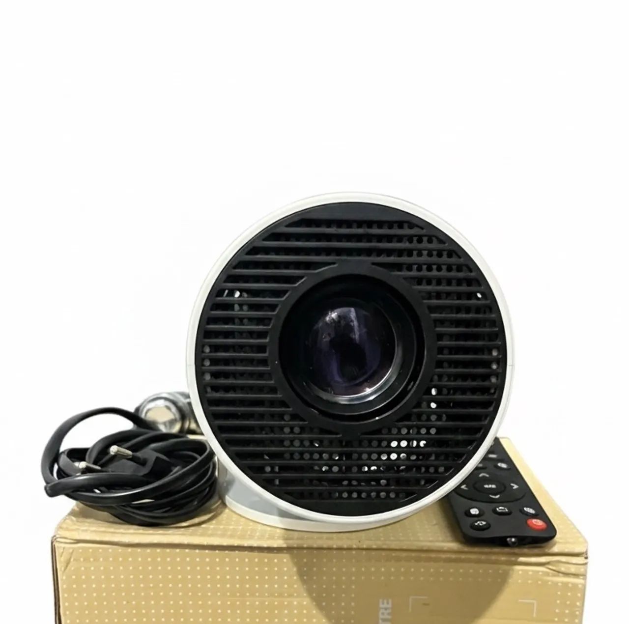 Projetor Hy300 na caixa novo  - Foto 2