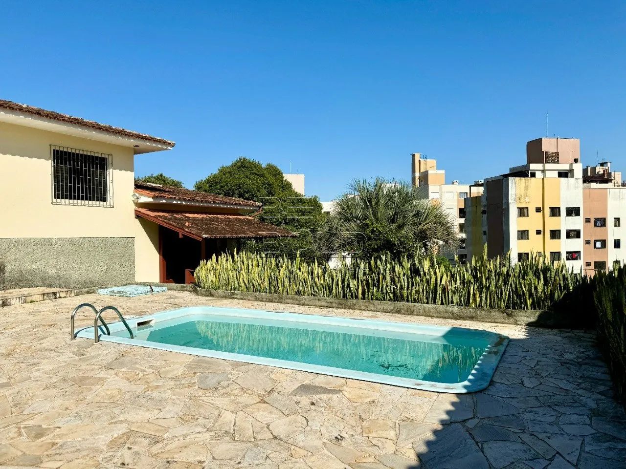 Casa com amplo terreno e 4 dormitórios em Itaguaçu - Foto 4