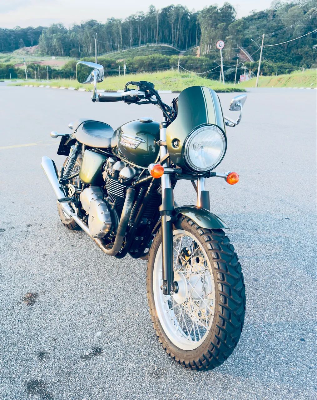 Thruxton 900cc