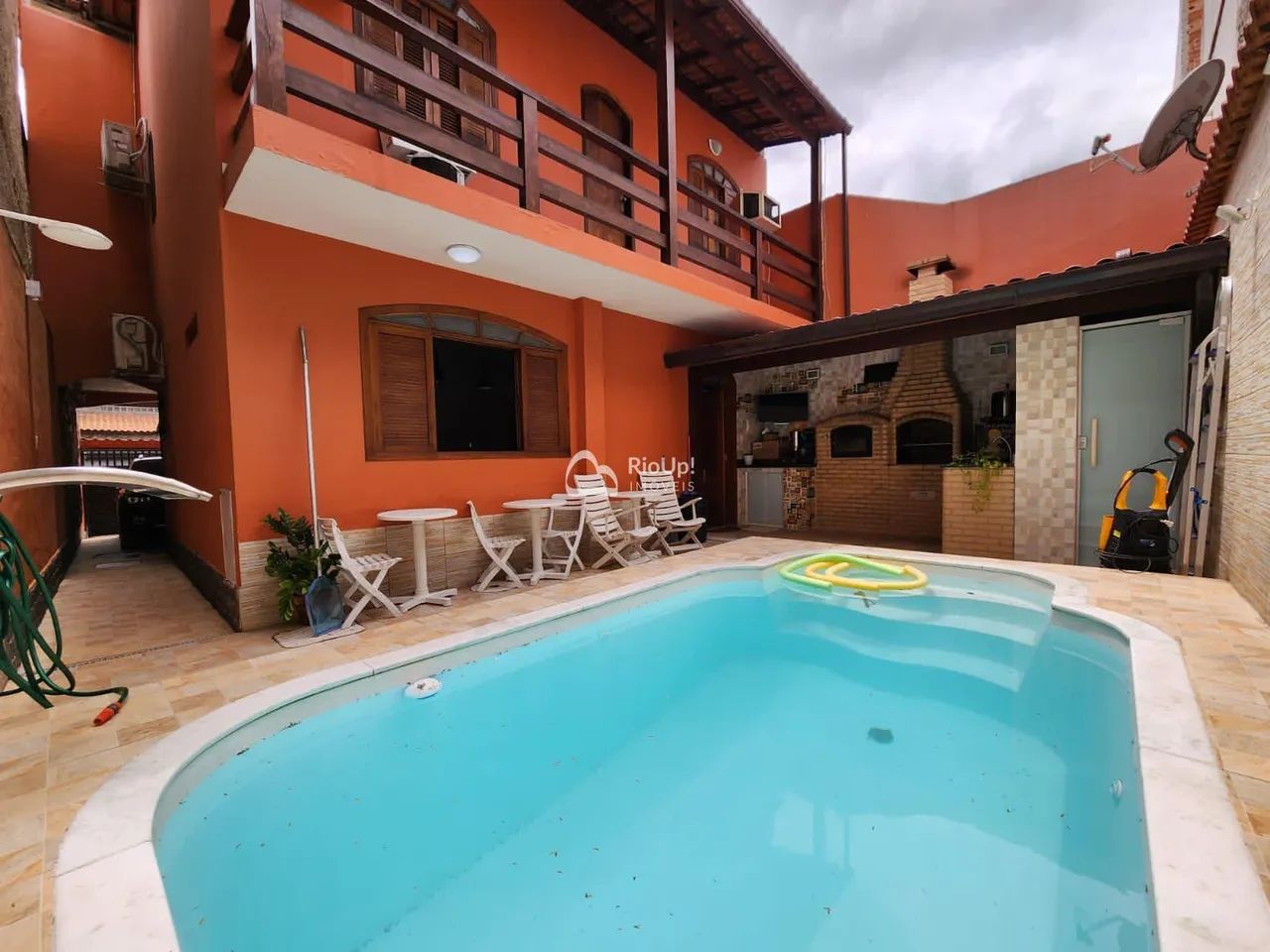 Bairro Adriana - Casa duplex 3 quartos (1 suíte) REF: 1085