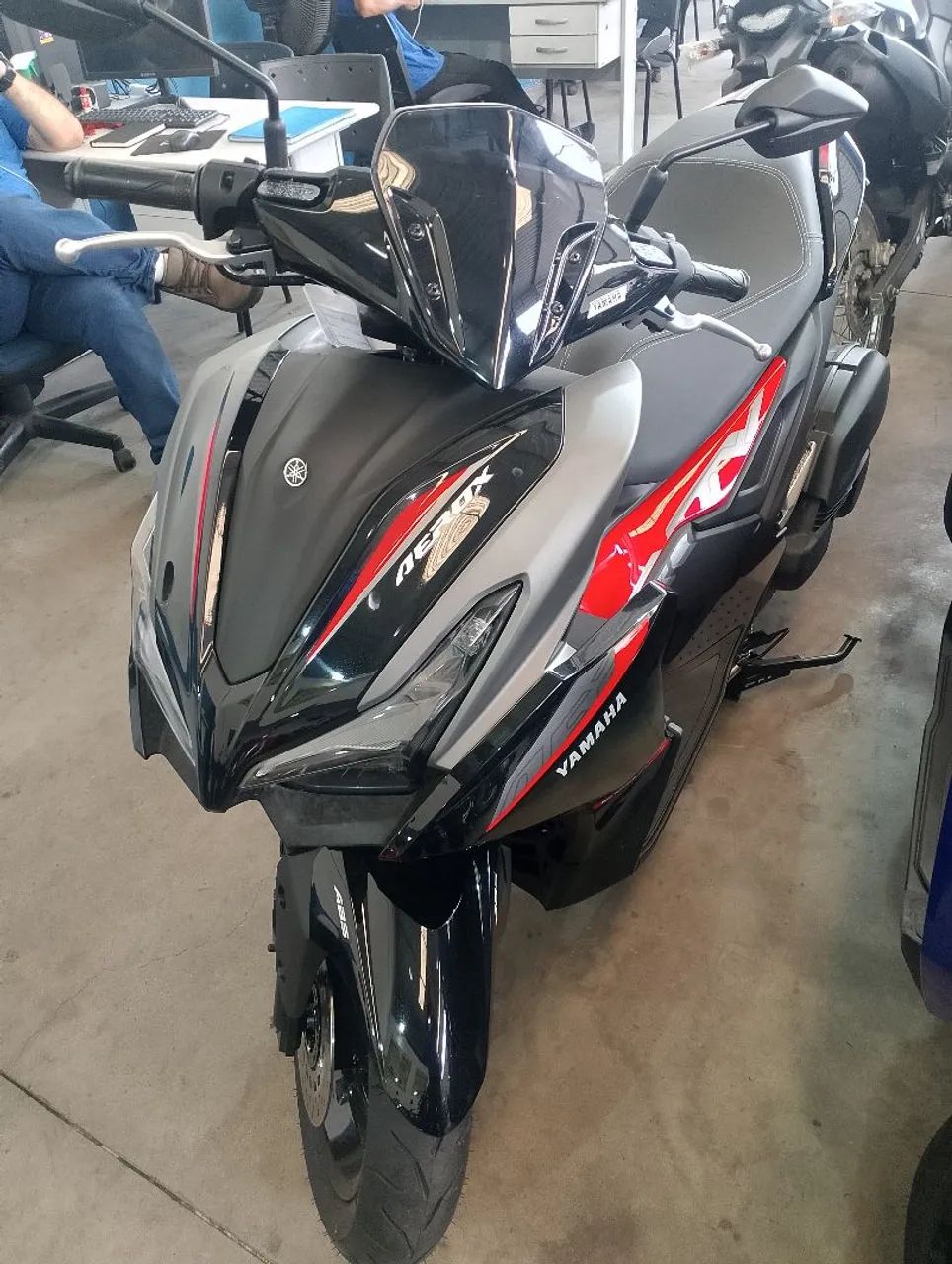 YAMAHA Aerox 2026 - Foto 3