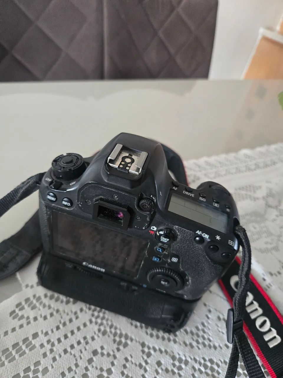 Camera canon EOS 6D com gripe  - Foto 5