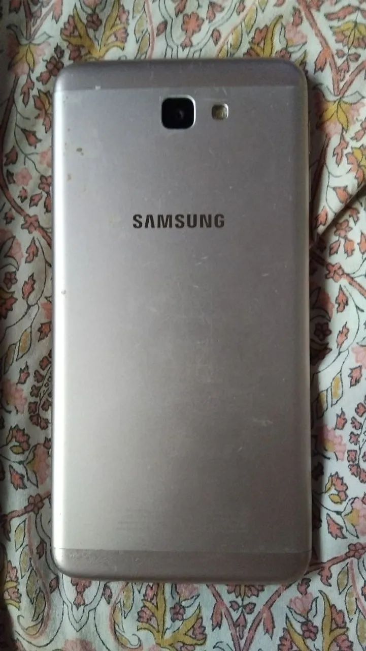 Vendo celular com tela quebrada. *  - Foto 2