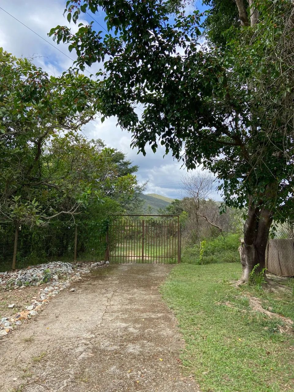 Mega oportunidade em Sabará: Sítio com 4 casas, piscina e extensa área verde
