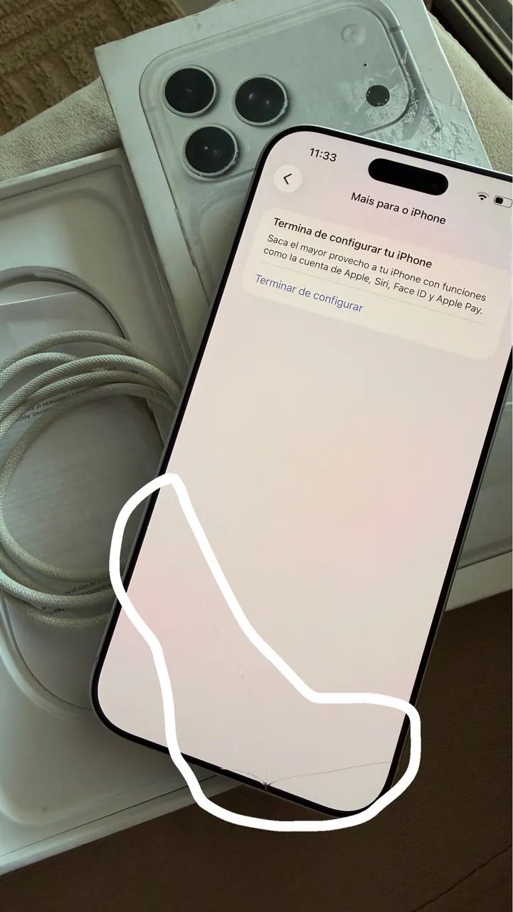 Iphone 17 pro Max trincado 
