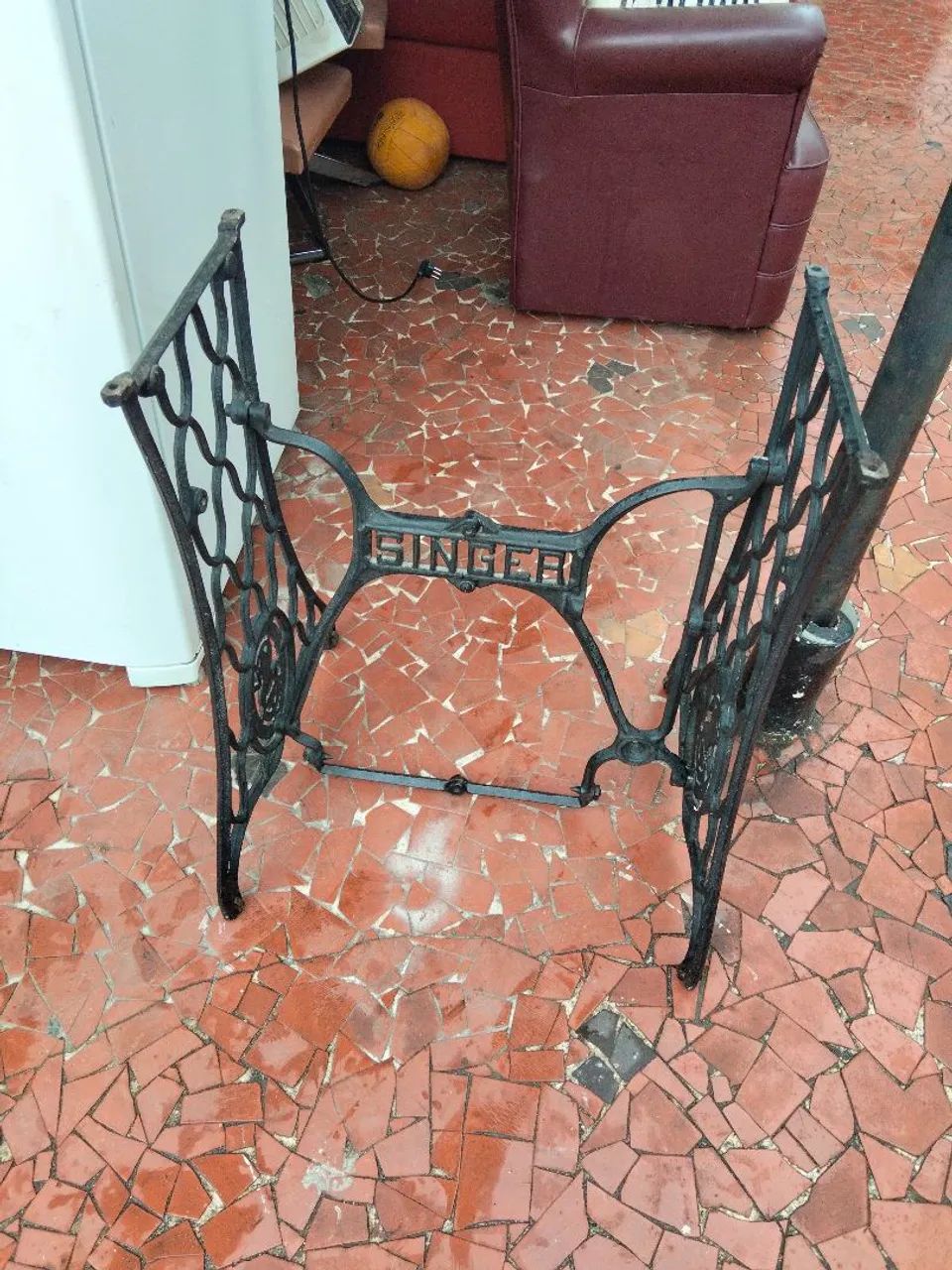 Pé de máquina Singer 