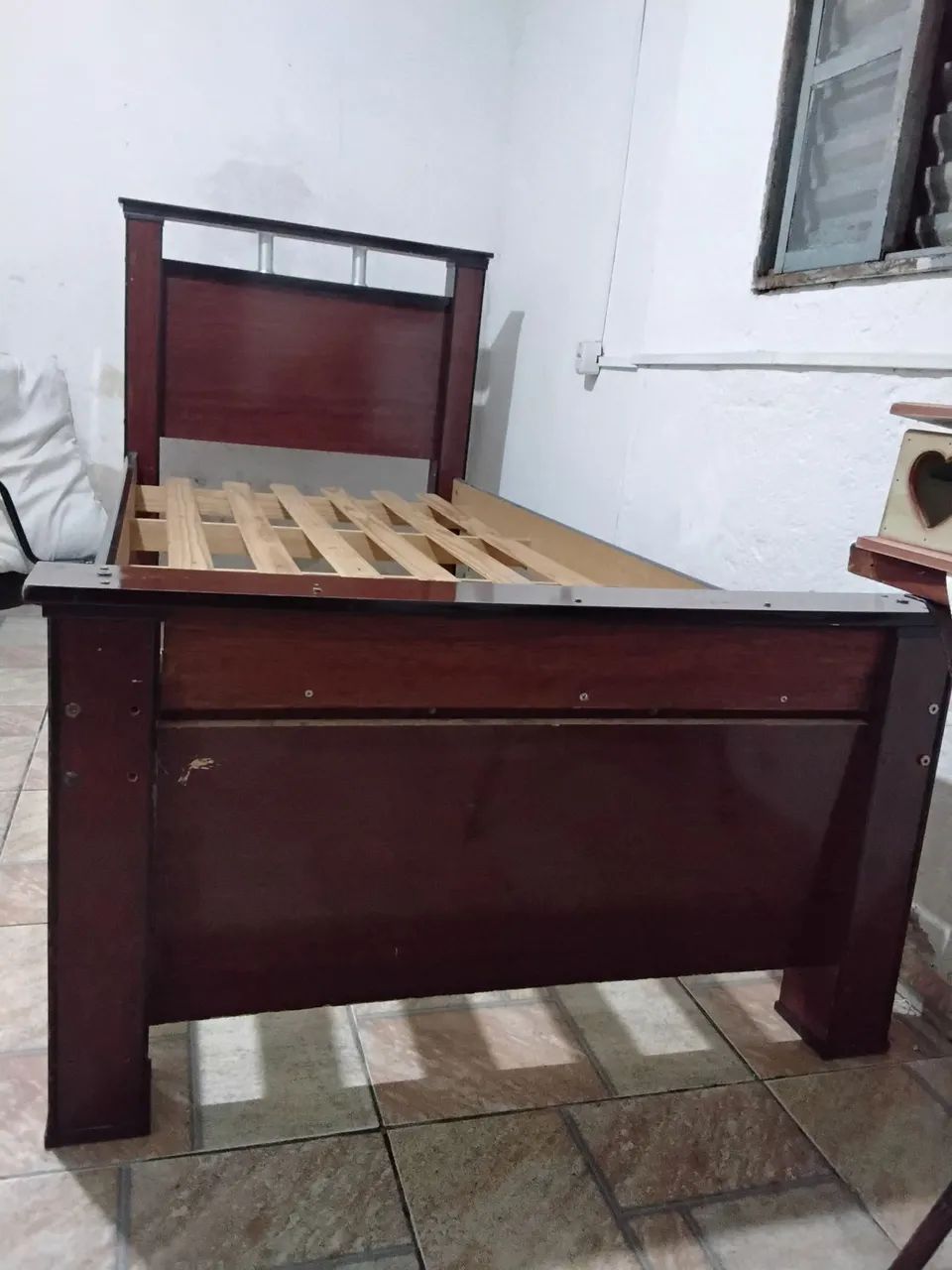 Cama de solteiro sólida e bem conservada - Foto 4