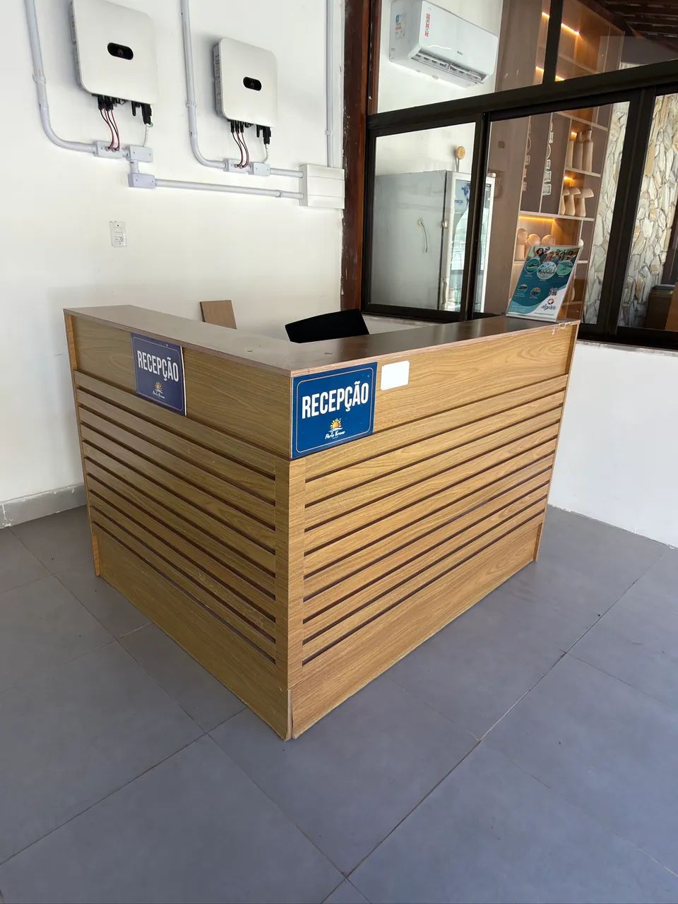 Balcão de recepção seminovo 