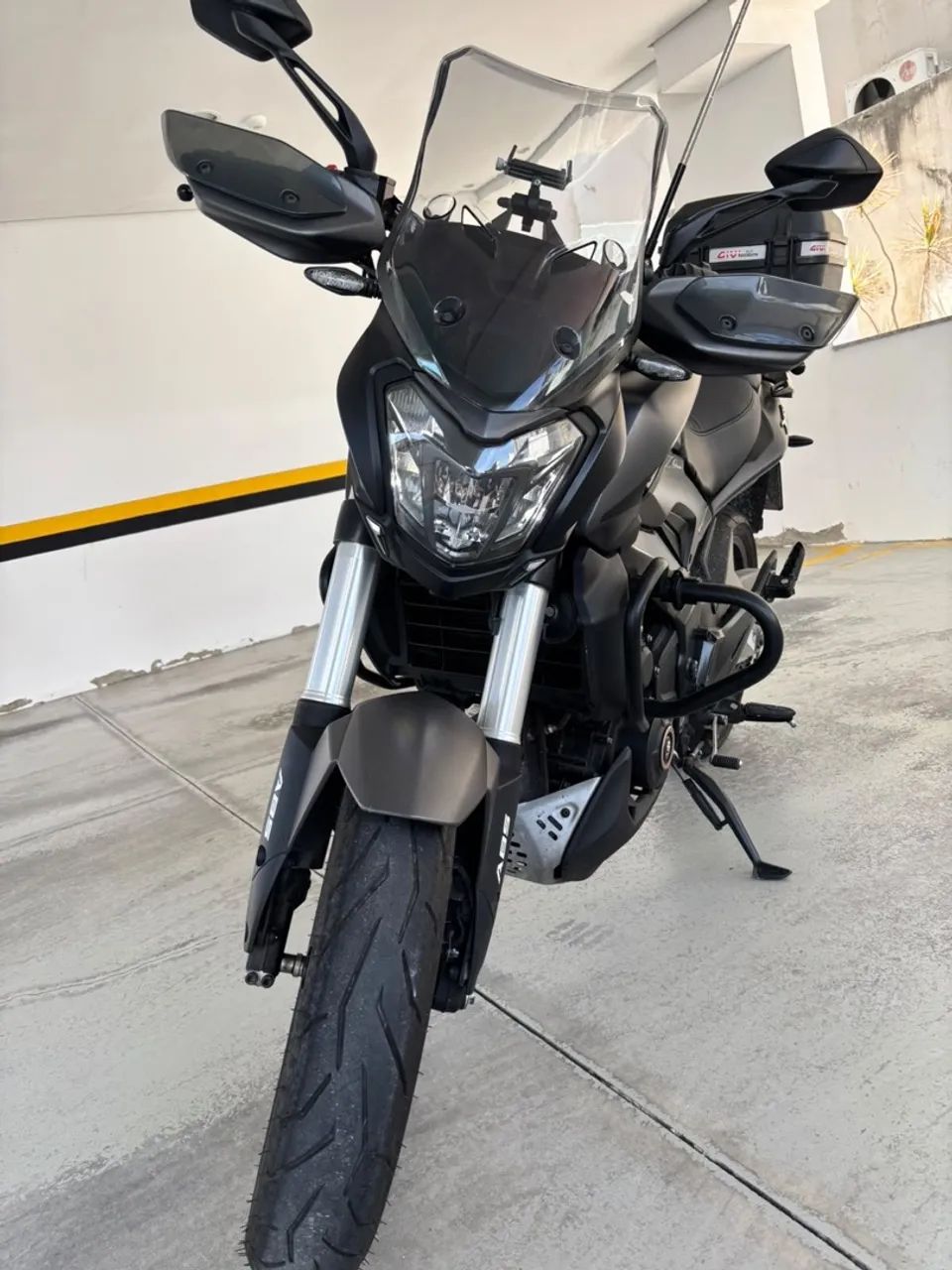 Bajaj Dominar 400 2024 - Foto 3