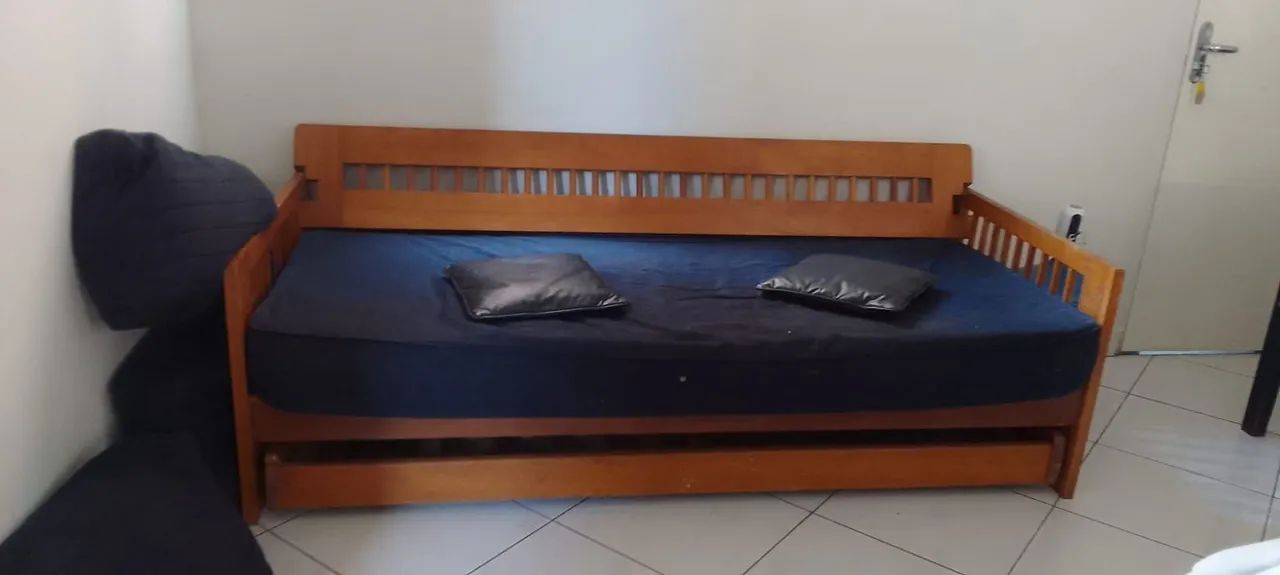 Vendo Sofá de Madeira Maciça Tok&Stok - Foto 3