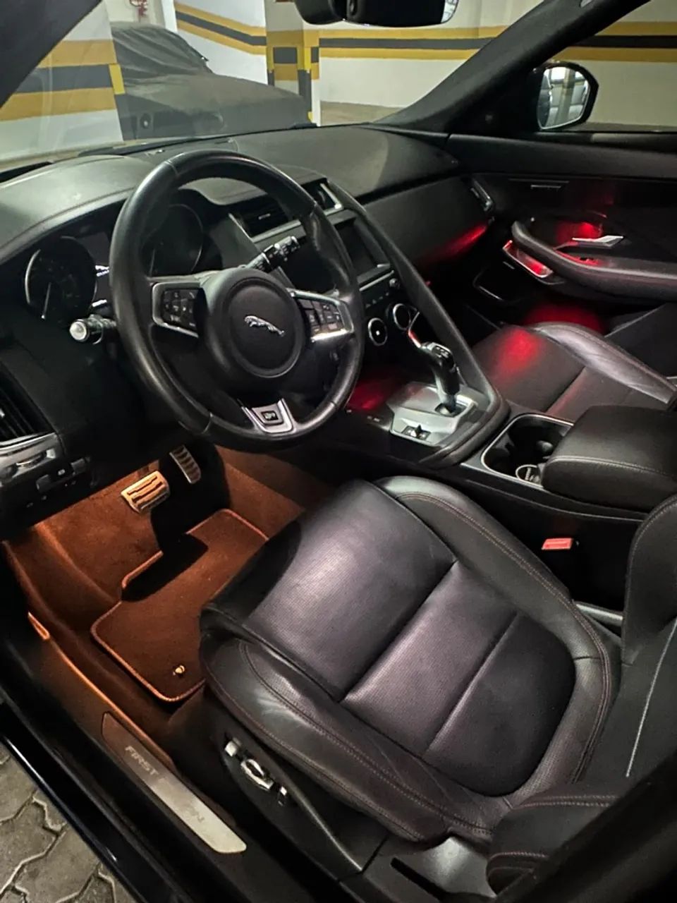 Jaguar E-Pace First Edition 2.0 AWD 249cv Aut. 2018 - Foto 2