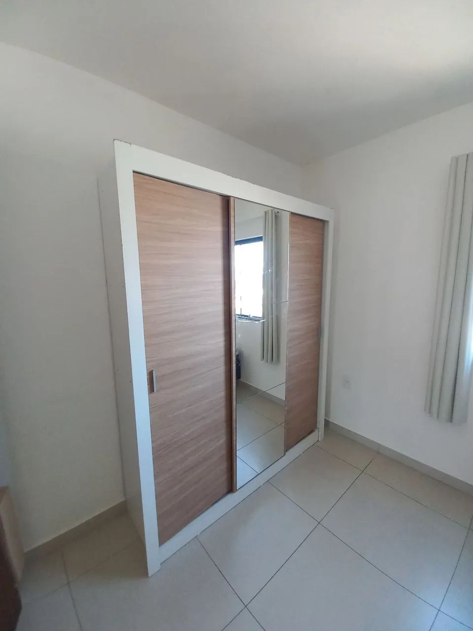 Guarda-roupas solteiro