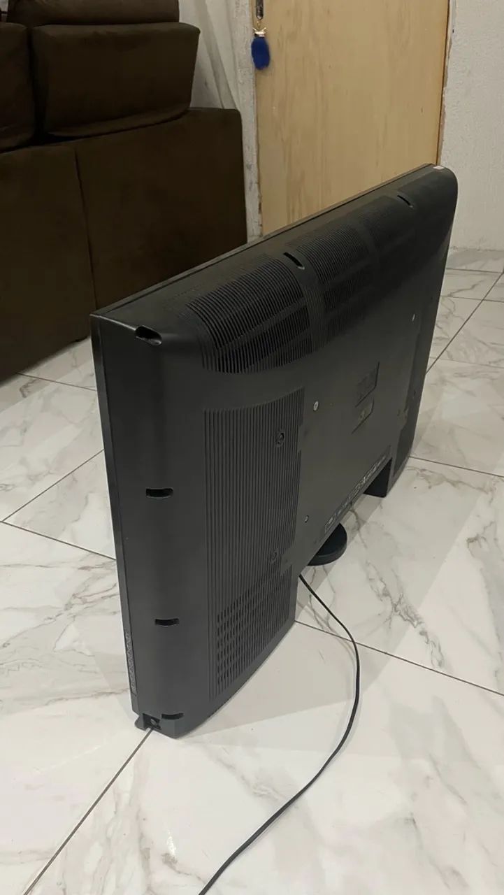 TV Semp Toshiba LCD 42 Polegadas - Liga, Tem Som, Mas Não Dá Imagem - Foto 2