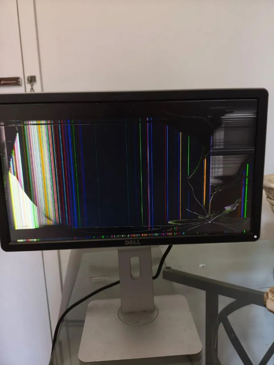 MONITOR DELL 22 - QUEBRADO 