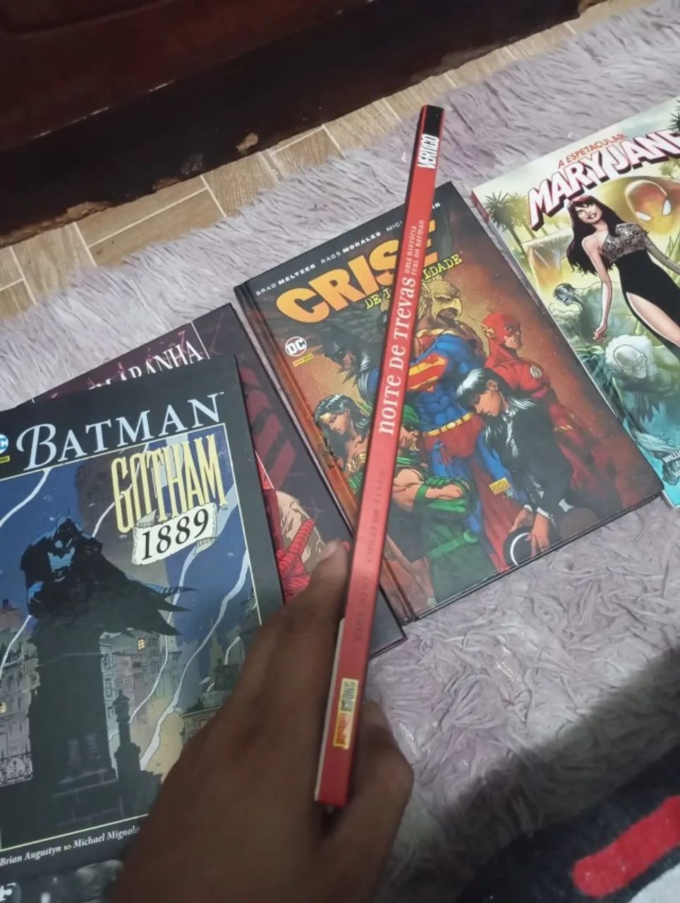 Noite de trevas - Um historia real do Batman - Paul Dini - Foto 2