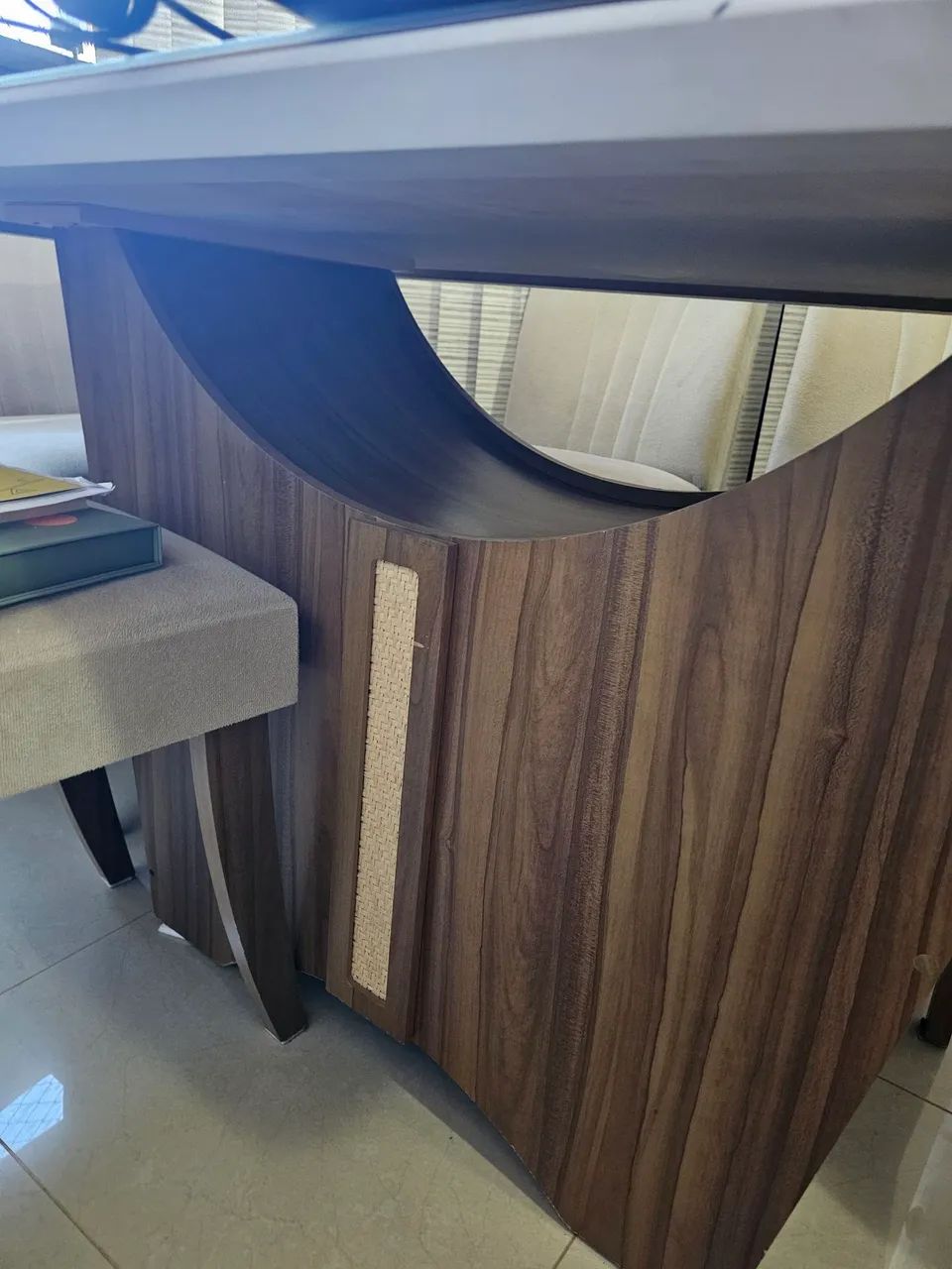 Mesa tampo de vidro com 6 cadeiras - Foto 4